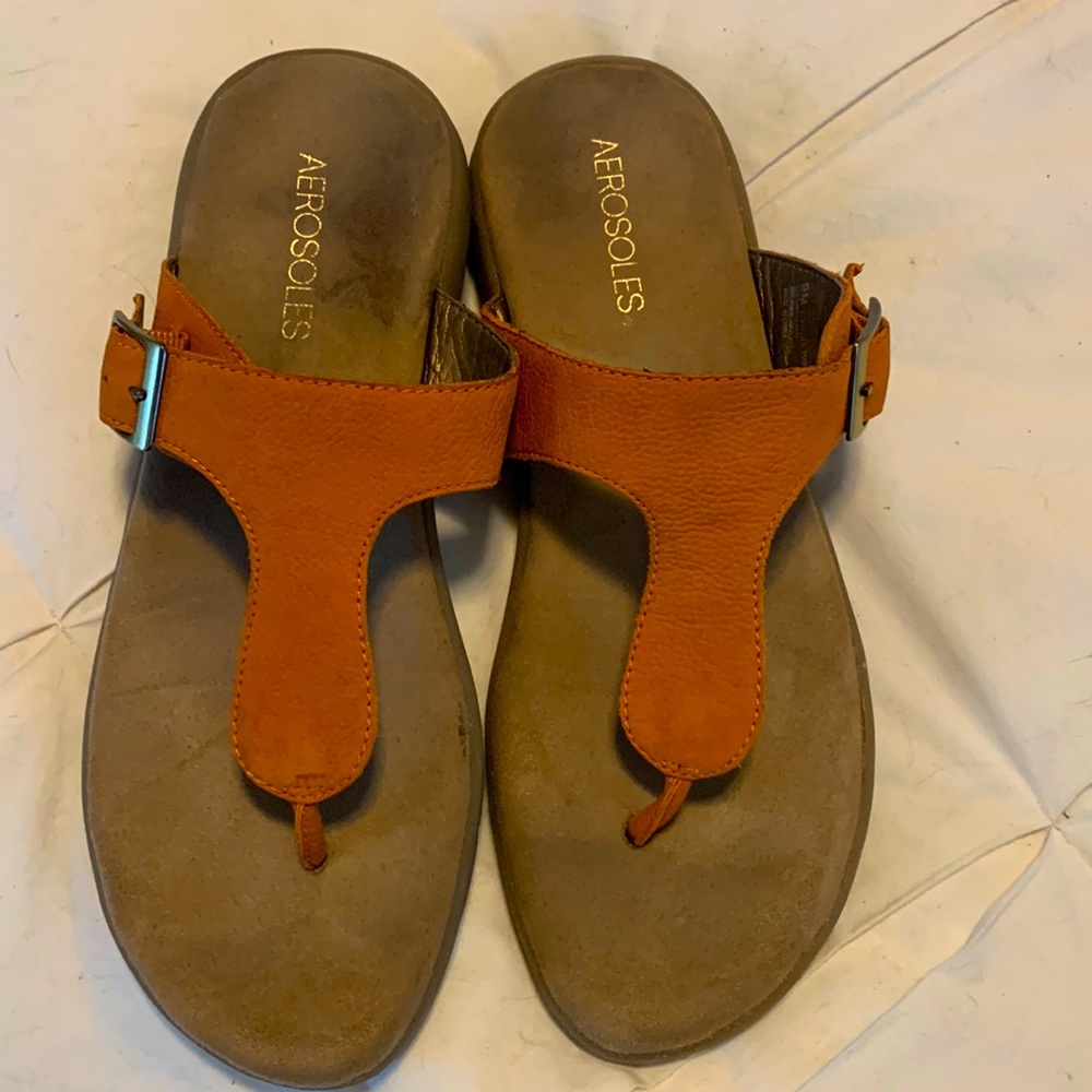 AEROSOLES, T Strap Sandals, Warm Orange, size 9